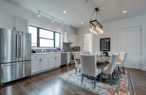 Tobin Hill House | Pearl View | 3 Bed, 3.5 Bath
