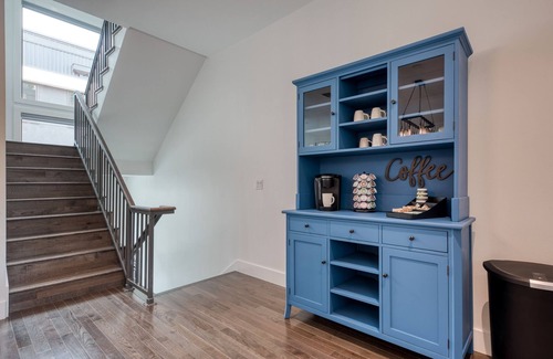 Tobin Hill House | Pearl View Group Rental