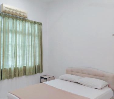 Si Rusa Villa | Pearl Villa Homestay Unit 7