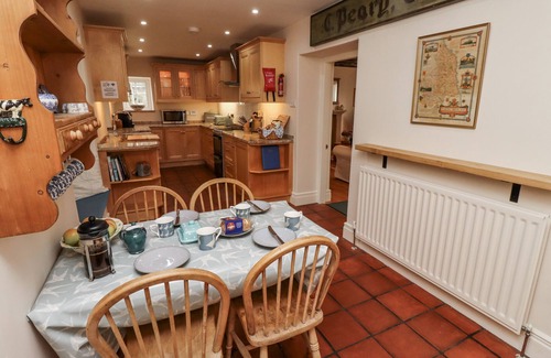 Old Bewick Cottage | PEARY HOUSE, family friendly, character holiday cottage in Powburn