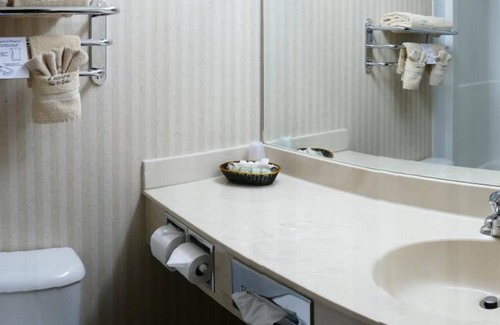 High Prairie Hotel | Peavine Inn And Suites High Prairie