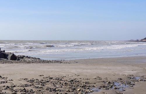 Middleton-on-Sea House | Pebble Cottage