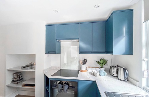 Worthing Apartment | Pebble Hideaway - UK50551