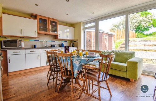 Weymouth House | Pebble House - Sea views, parking, family friendly