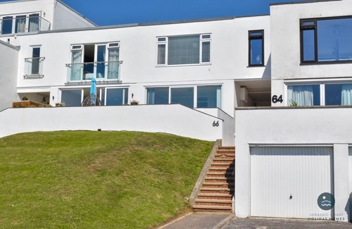 Weymouth House | Pebble House - Sea views, parking, family friendly