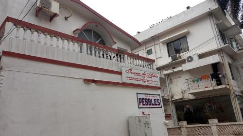 Digha House | pebbles