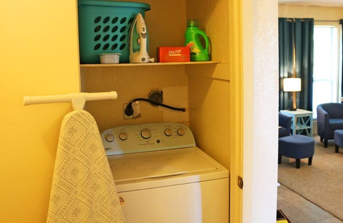 Manor Apartment | Pecan Place at Manor Suite D - 15 mins to DT ATX and AUS