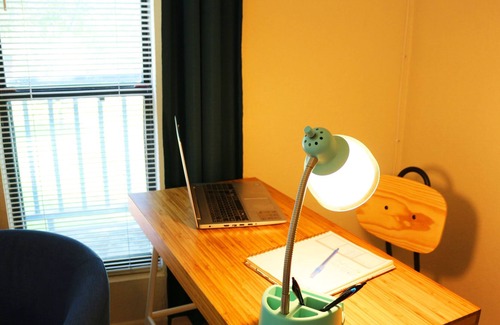 Manor Apartment | Pecan Place at Manor Suite D - 15 mins to DT ATX and AUS