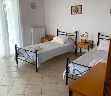 Skiros Apartment | Pelagos Rooms on Gyrismata beach