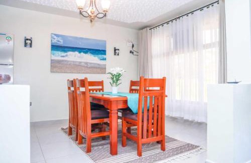 Central Province Villa | Pelican lodge Spacious villa 3BR Ensuite