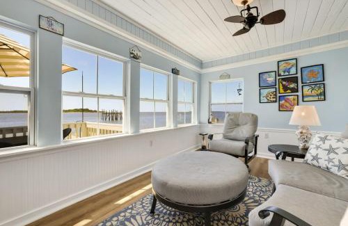 Cedar Key House | Pelican Place - Waterfront launch and fire pit