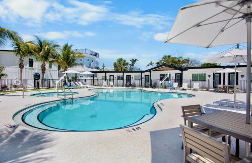 Bradenton Beach Hotel | Pelican Post at Anna Maria Island Inn