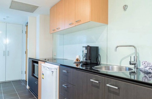 Pelican Waters Apartment | PELICAN WATERS RESORT UNIT 424