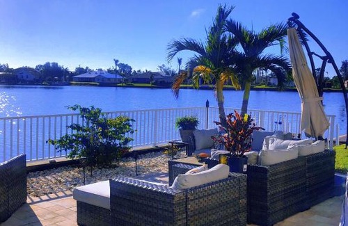 Lake Suzy House | Pelican’s Bay a “Peace” of Modern Paradise