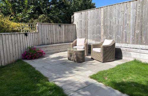 Pembroke House | Pembrokeshire Near Beach With A Hot Tub