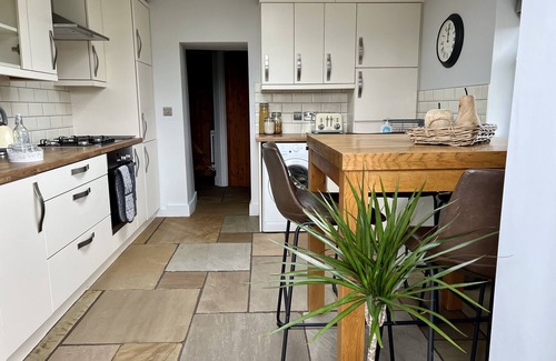Penderyn Cottage | Penderyn Cottage, Waterfall Country, Brecon Beacons