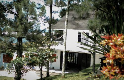 Cicurug Villa | Pendopo Tentrem