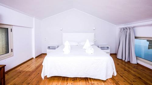 Xirolivado Apartment | Penelope's Blue Sea Front Residenses
