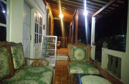 Borobudur House | Penginapan Homestay Mudiyono Syari'ah