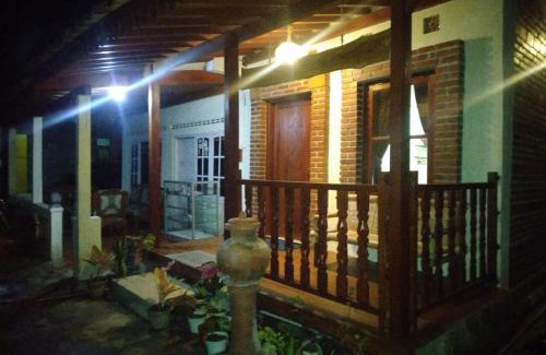 Borobudur House | Penginapan Homestay Mudiyono Syari'ah