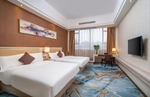 Conghua House | Penguin Airport international hotel & included free shuttle bus