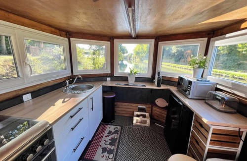 Avignonet-Lauragais Boat Rental | Péniche Dondon - Cocooning cottage on the Canal du Midi
