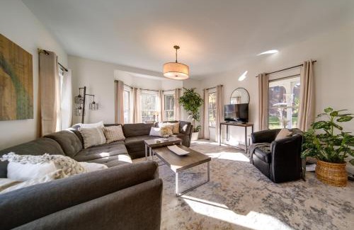 Peninsula House | Peninsula Paradise - Walk to Hiking and Shopping!