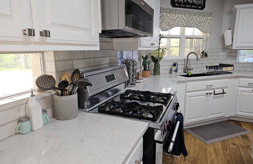 Austin House | PENION ON THE HILL - SPACIOUS YARD FOR KIDS/ADULTS! JACUZZI SPA for 7!