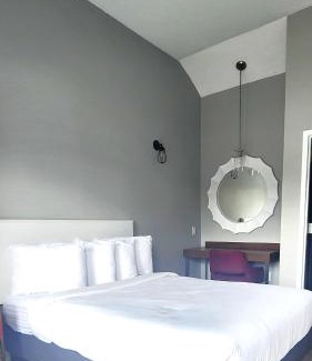 Oakford Hotel | Penn Lodge Hotel & Suites Philadelphia - Bensalem