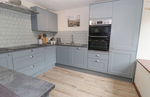 Dinas Mawddwy Cottage | PENNANT TIGI UCHAF, family friendly, with open fire in Dinas Mawddwy
