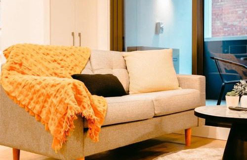 Moonee Ponds Apartment | Penny Lane - 2BR Apt in the Heart of Moonee Ponds