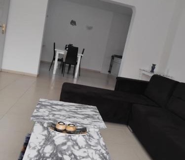 Santiago House | Pensão Zeny - Chão Bom
