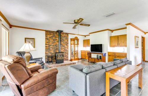 Florida Panhandle House | Pensacola Home about 13 Mi to Perdido Bay!