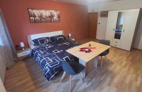 Neunkirchen House | Pension am Kirchberg - Zimmer 1