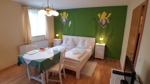 Unterpremstaetten House | Pension Arkadenhof