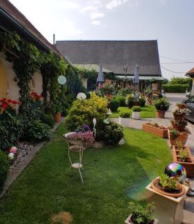 Unterpremstaetten House | Pension Arkadenhof