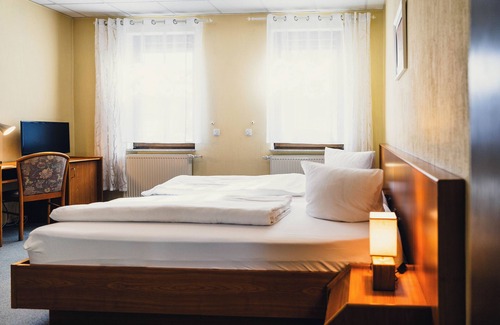 Piesteritz Hotel | Pension Heinrich Heine
