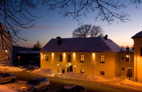 Schoeneck House | Pension und Gaststätte "Zur Brauschänke"
