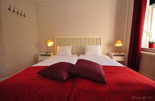 Toreboda Bed & Breakfast | Pensionat Prästgården