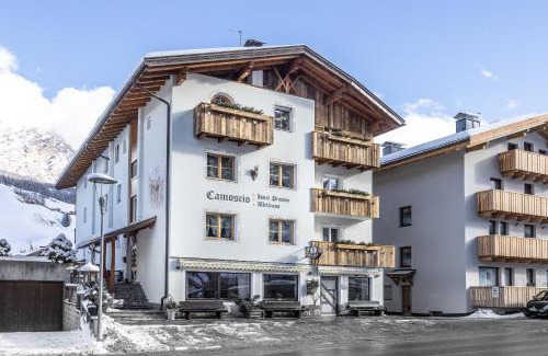 La Villa Hotel | Pensione Camoscio