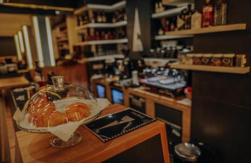 Moisei House | PENSIUNE RESTAURANT CAPRA NEAGRA