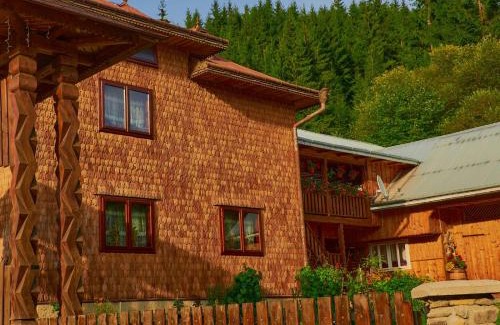 Ciumarna House | Pensiunea Agroturistica Casa Coliniţa