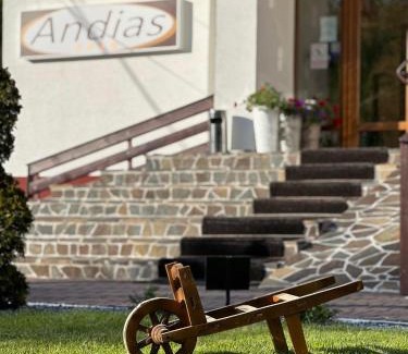 Sucevita House | Pensiunea Andias