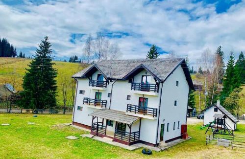 Neagra Sarului House | Pensiunea Cassandra