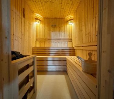 Malini House | Pensiunea Cotul Dorului