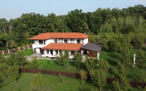 Barnova House | Pensiunea Emelys, Iasi