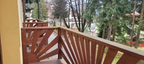 Baile Tusnad House | Pensiunea Flora
