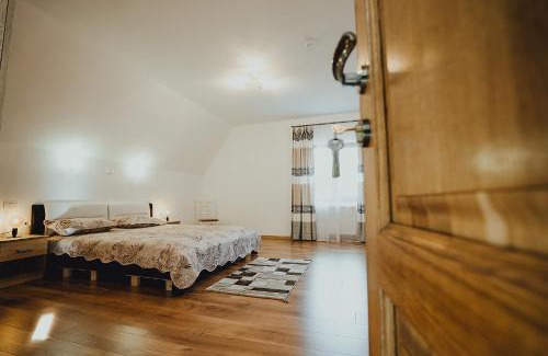 Sacel House | Pensiunea HOJDA