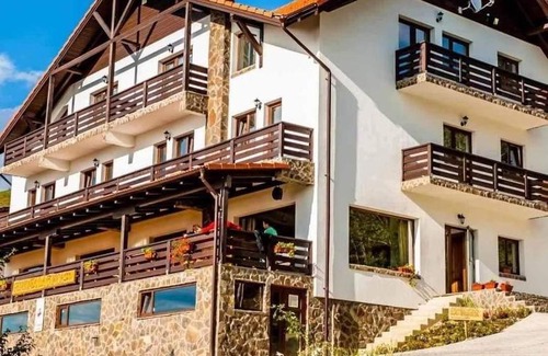 Hangu House | Pensiunea La Bunica