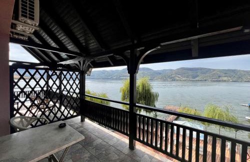 Eselnita House | Pensiunea Maria Teodora